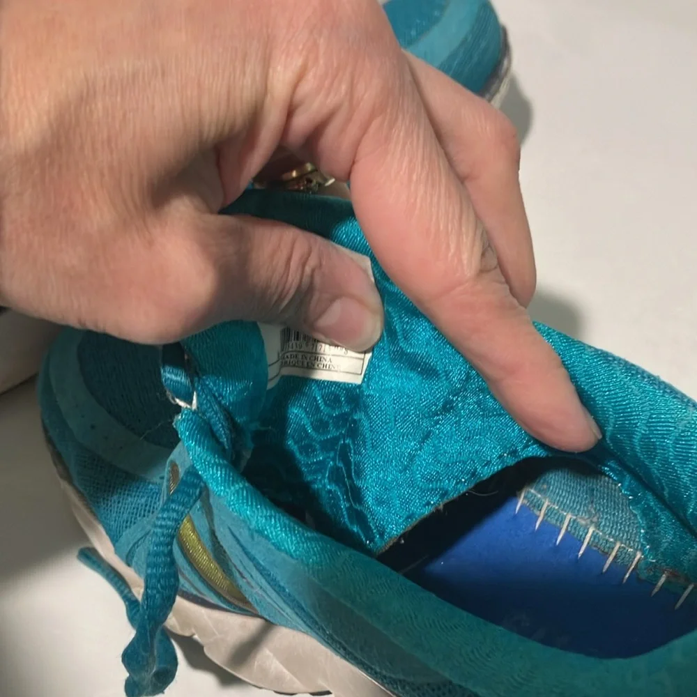 Brooks pure cadence running shoes Women's Teal sneakers size 6.5 split toe
